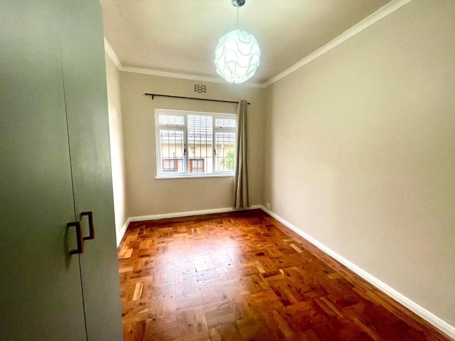 2 Bedroom Property for Sale in Vredehoek Western Cape